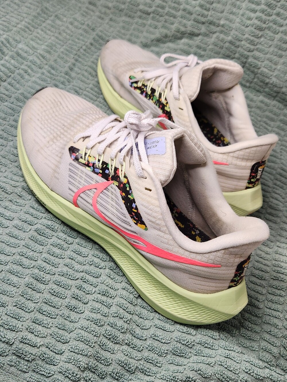 Nike Air Zoom Pegasus 39 Confetti Low Top Lace Up Sneaker Women Size 9